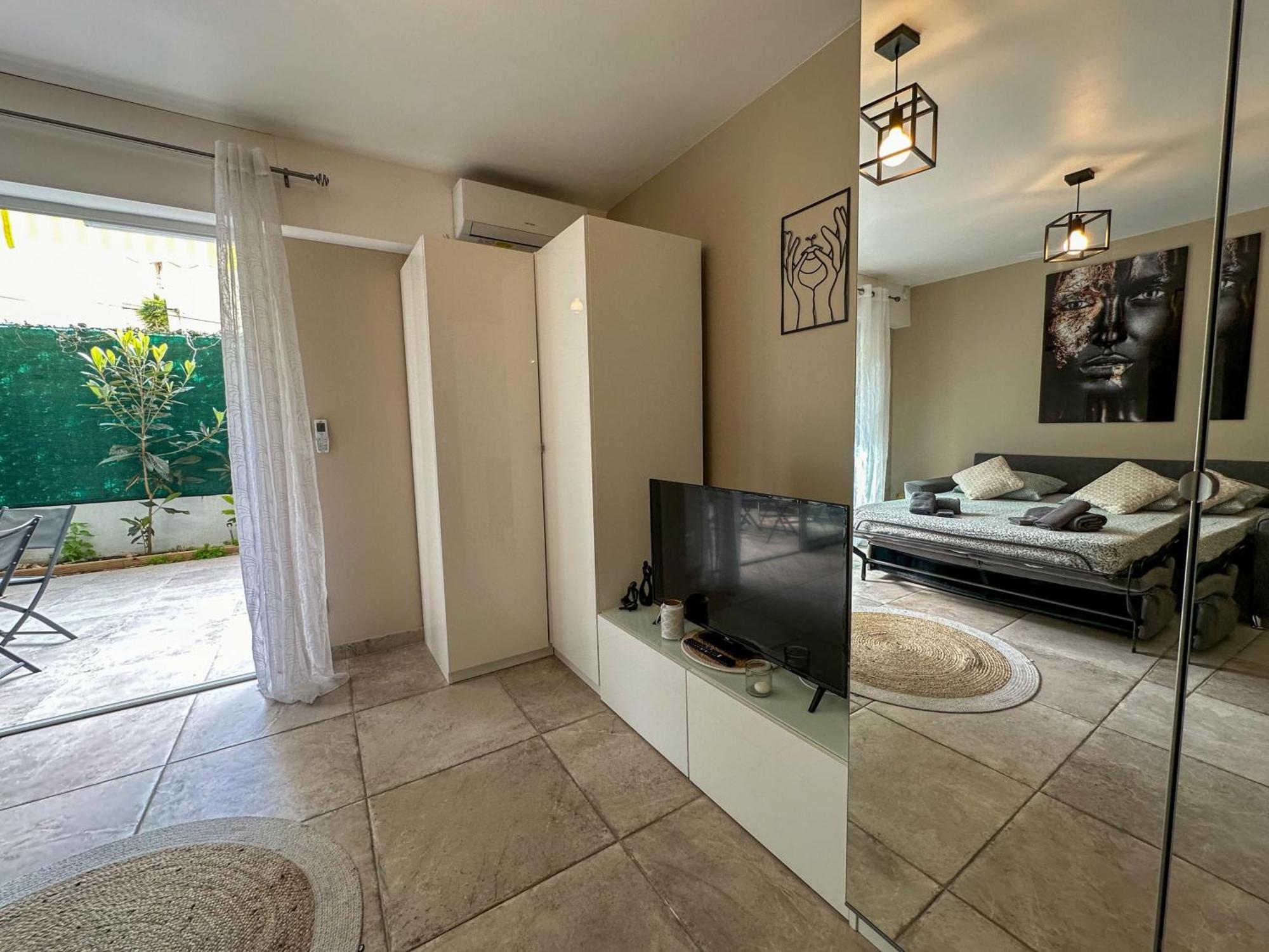 Cosy Madrid, Appartement Proche De La Mer Cannes Exterior photo
